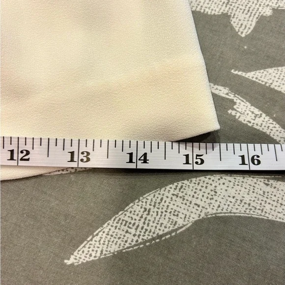 “Derek Lam 10 Crosby” Women's Ivory Pleated Flare Leg Belted Shorts Size 0 - Picture 12 of 13